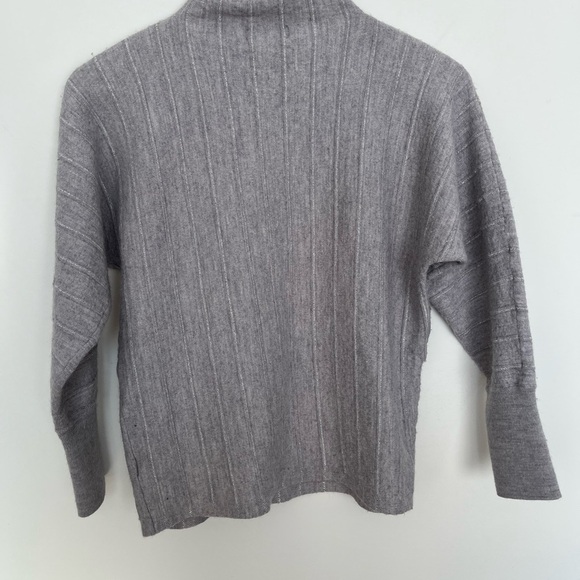 Nanette Lepore Gray Ribbed Merino Wool Turtleneck Sweater size large - Picture 5 of 5